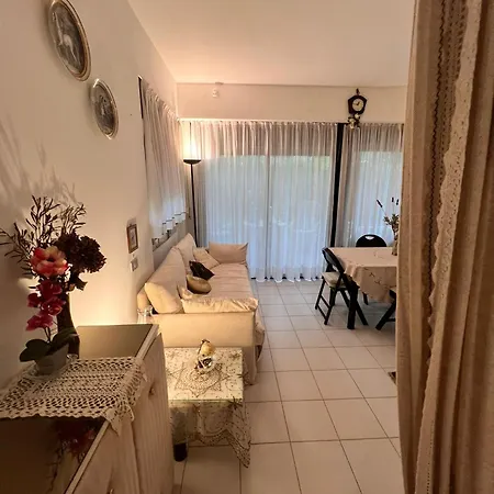 Elegante Lungomare Con Piscina Daire *